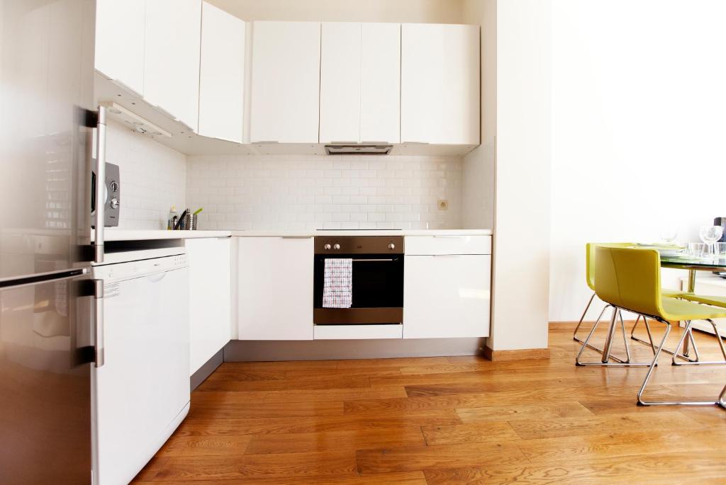 Louise Uptown Apartments بروكسل الغرفة الصورة